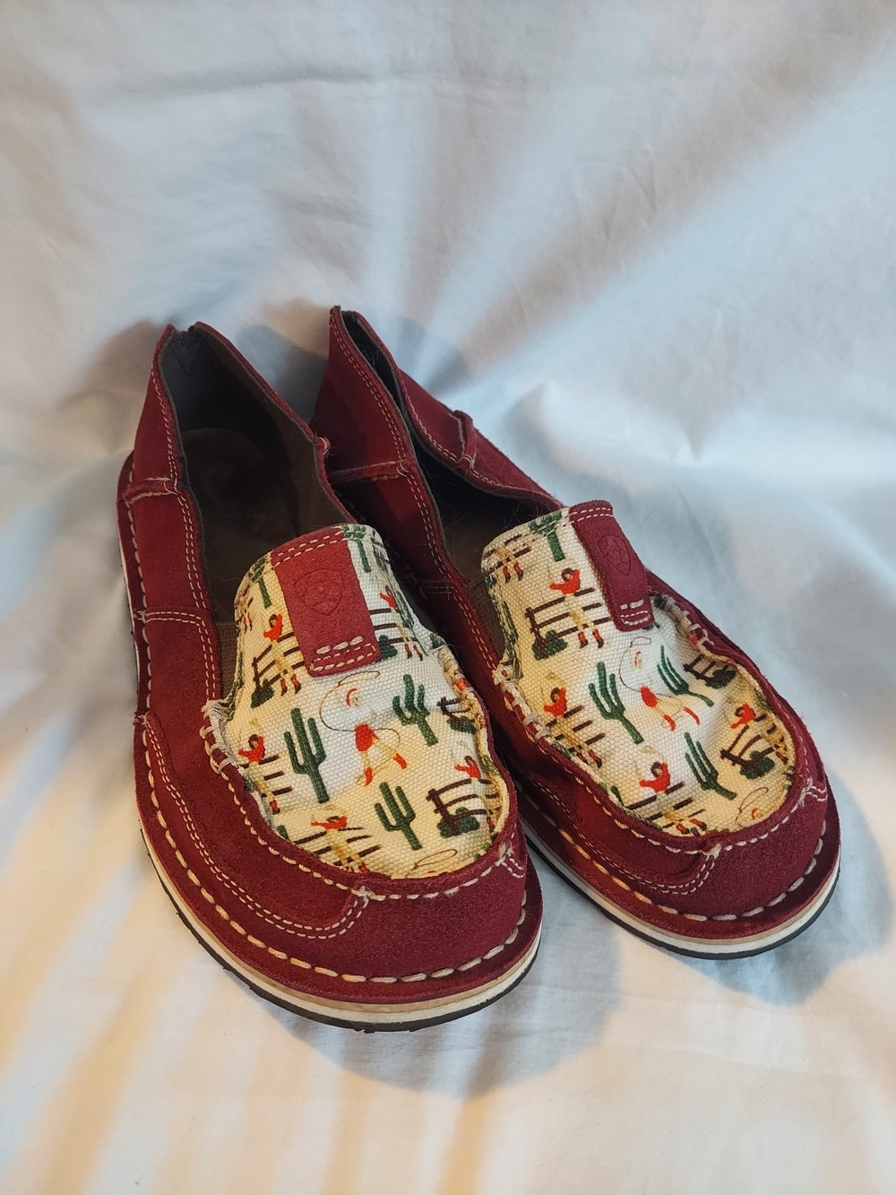 Ariat Cruiser Slip-On Shoes Cranberry Suede Cactus Cowgirl Print Size 7